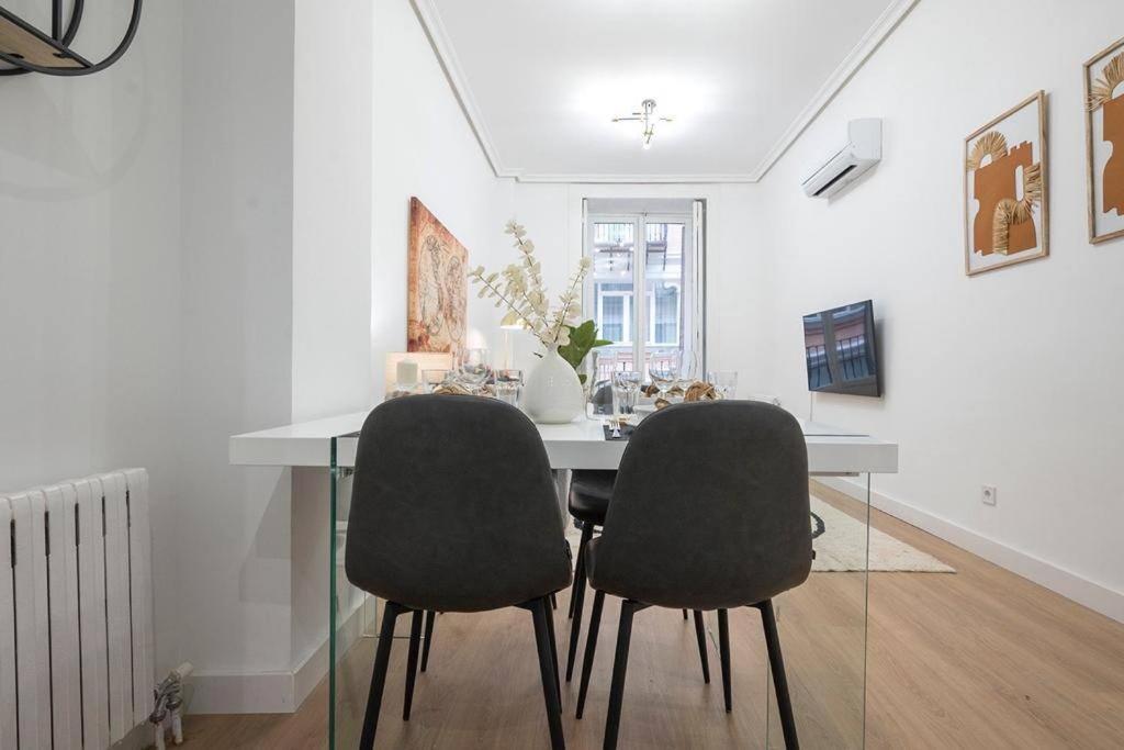 Ferienwohnung Apartamento De Lujo En Gran Via Madrid Exterior foto