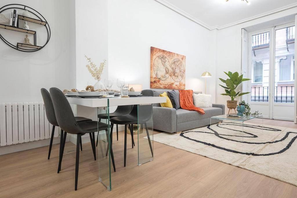 Ferienwohnung Apartamento De Lujo En Gran Via Madrid Exterior foto
