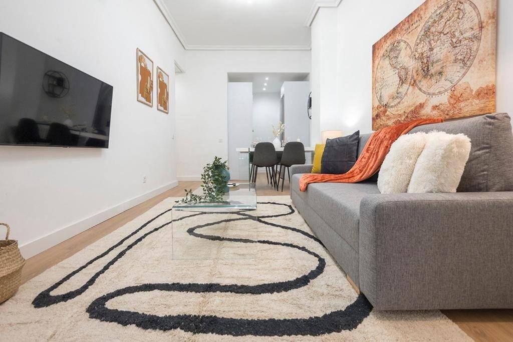 Ferienwohnung Apartamento De Lujo En Gran Via Madrid Exterior foto